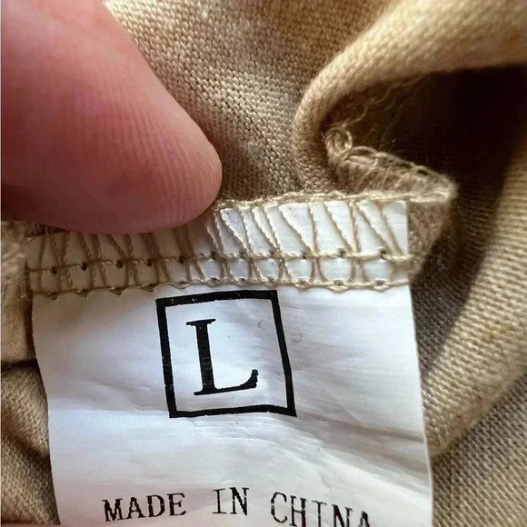 Sleeveless woman’s oatmeal color baby doll top. Size: L. - Picture 3 of 10